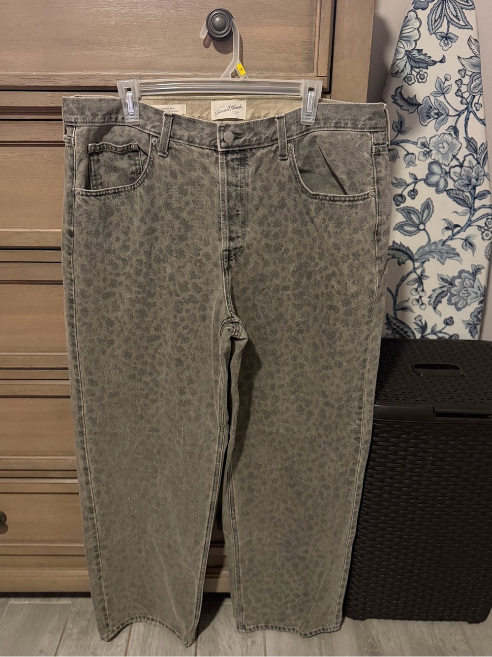 Universal Thread Women’s Grey Leopard-Print Boyfriend Jeans